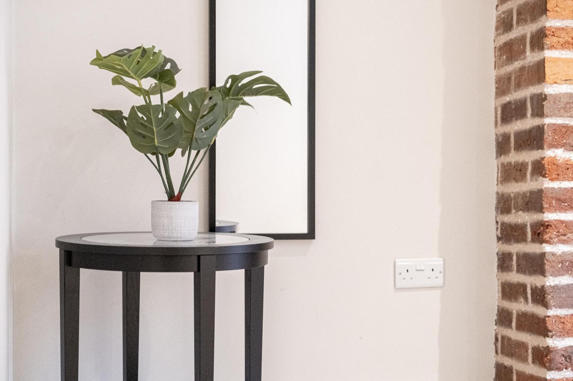 Osbourne House Pink 2 Bed, 2 And Half Bath Appartement Birmingham