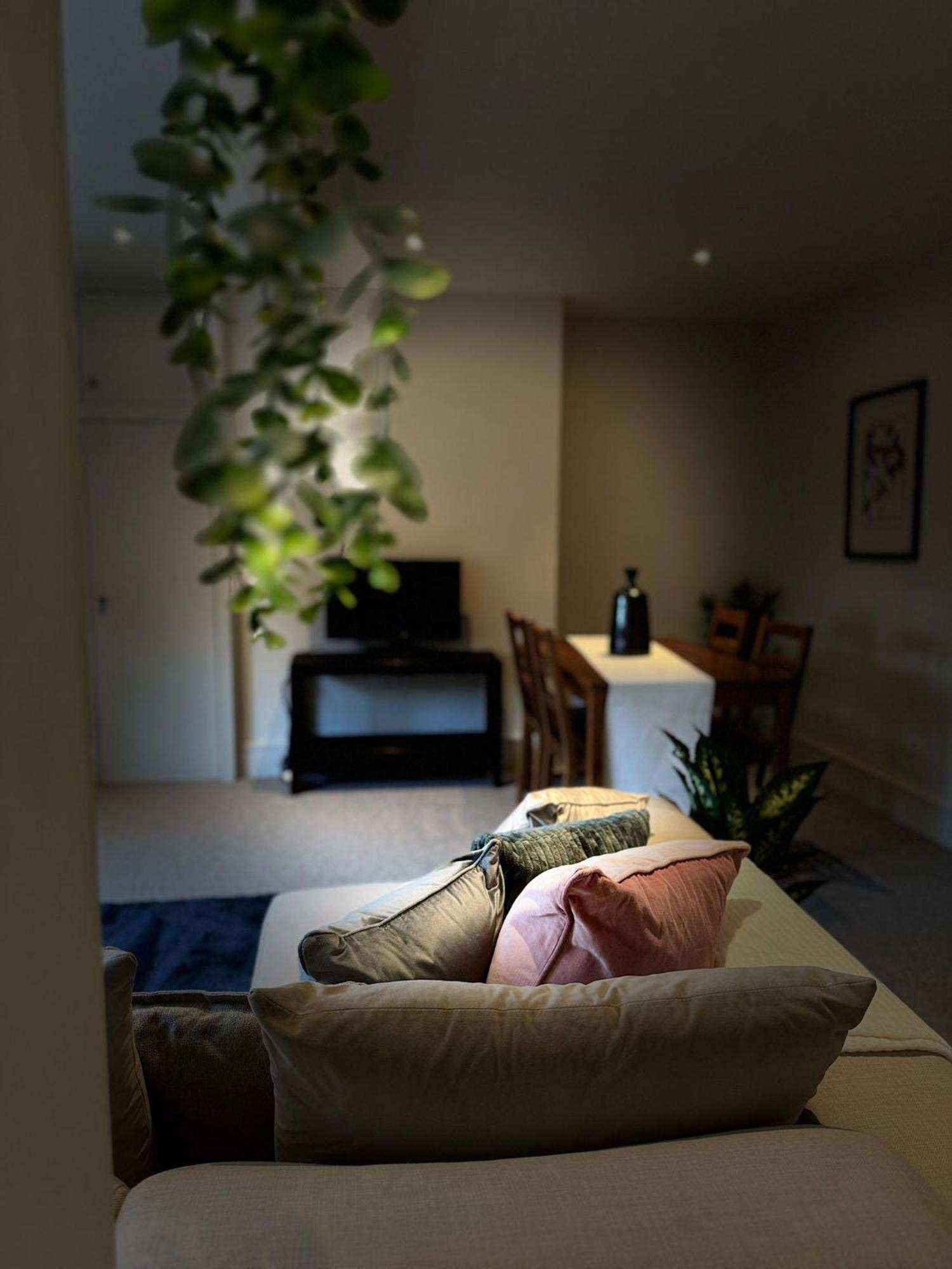 Osbourne House Pink 2 Bed, 2 And Half Bath Appartement *