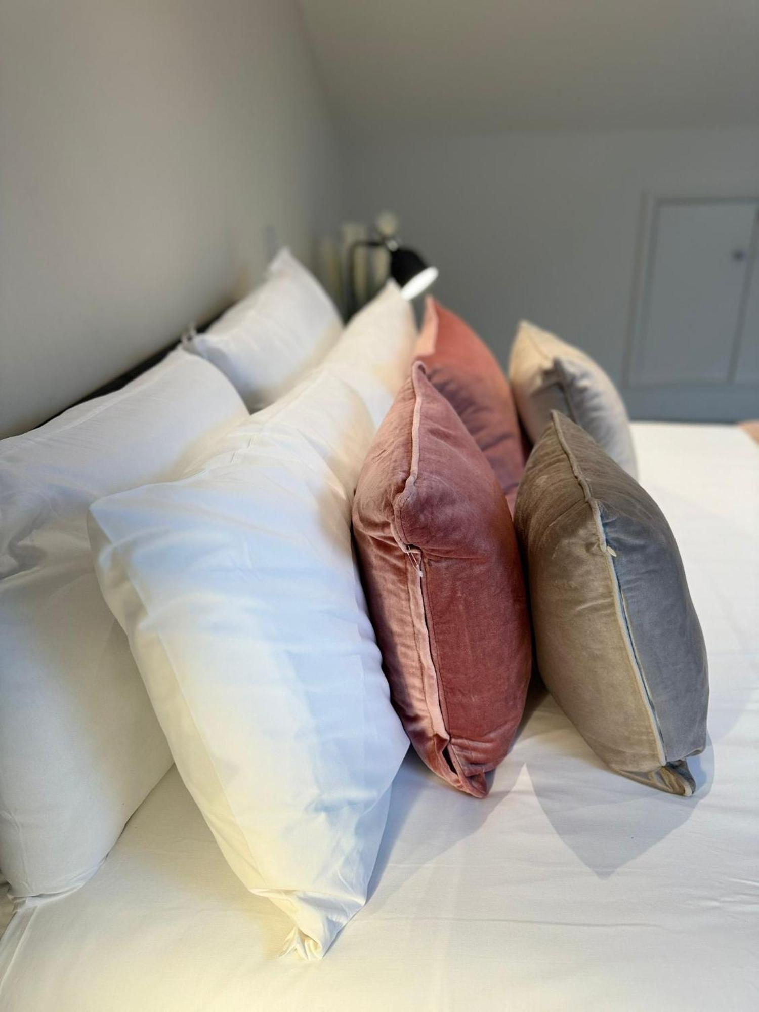 Osbourne House Pink 2 Bed, 2 And Half Bath Appartement *