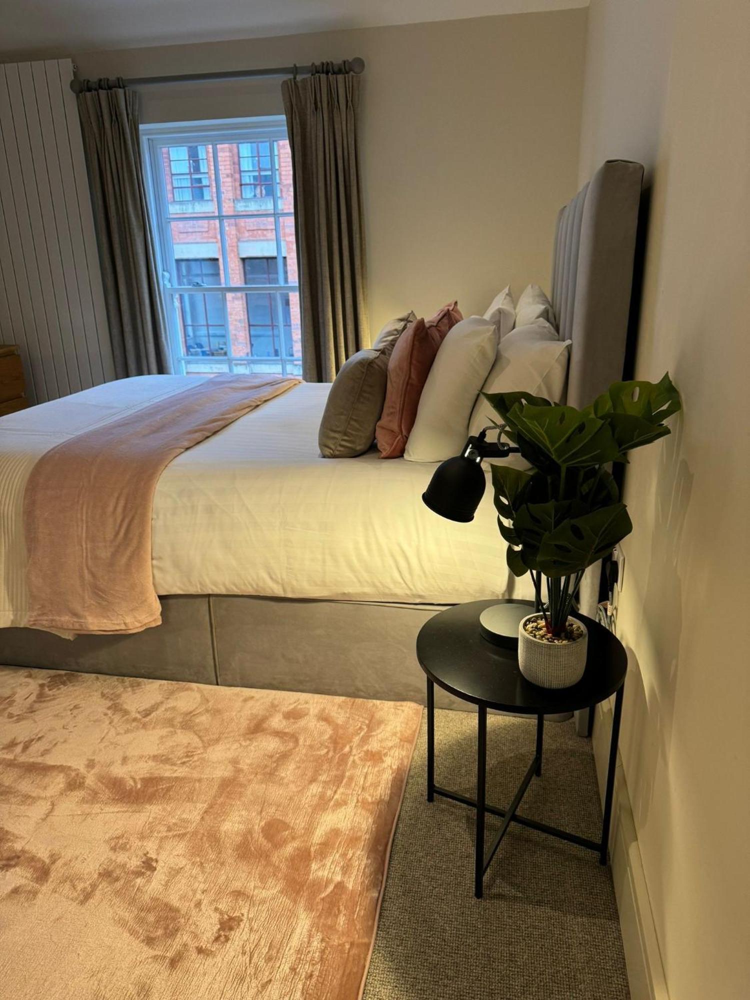 Osbourne House Pink 2 Bed, 2 And Half Bath Appartement *
