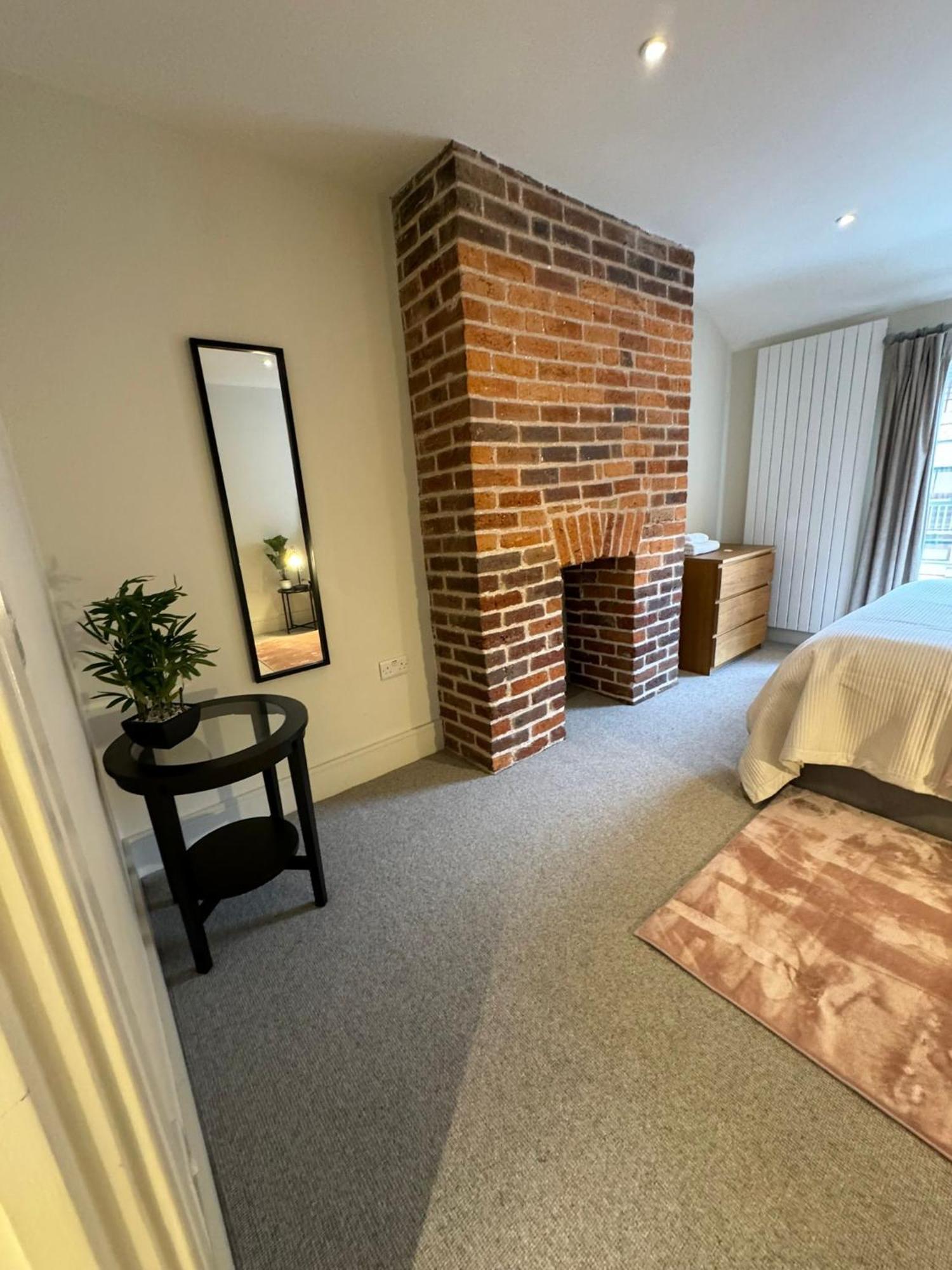 Osbourne House Pink 2 Bed, 2 And Half Bath Appartement Birmingham